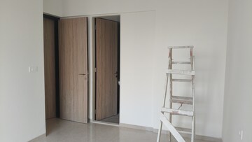 Furnished Amenities in 2 BHK Apartment at Dosti Eastern Bay, Wadala – for Rent