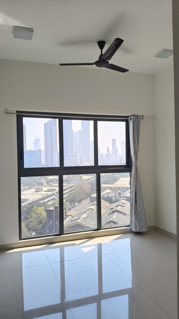 Room in 2 BHK Apartment at Dosti Eastern Bay, Wadala – for Rent