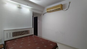 Room in 2 BHK Apartment at Puranik Rumah Bali, Ghodbunder Road – for Rent