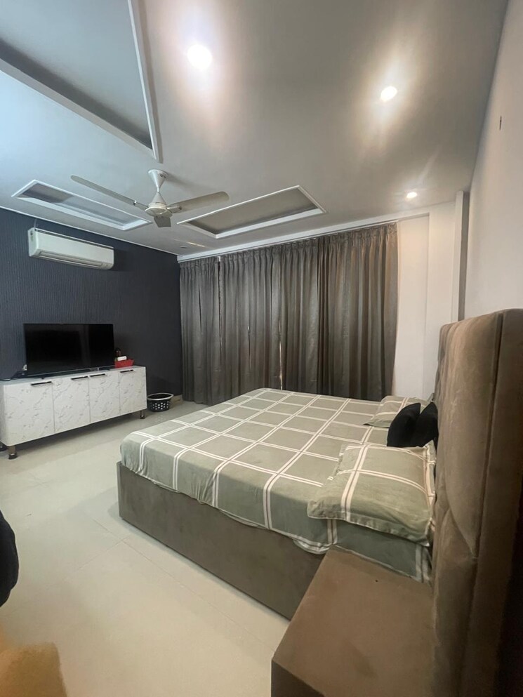 Bedroom, parklands 4 Bedroom 304 Sq.Ft. Builder Floor In Sector 85 Faridabad 8301031