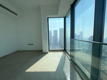 Room in 4 BHK Apartment at Rustomjee Crown, Prabhadevi – for Rent