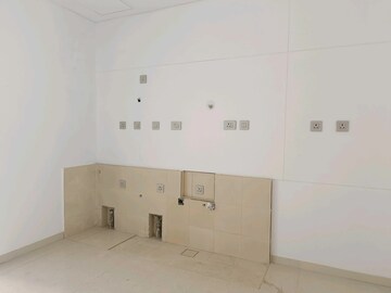 Bathroom in 5 BHK Apartment at Rustomjee Crown, Prabhadevi – for Rent