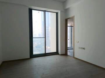 Room in 5 BHK Apartment at Rustomjee Crown, Prabhadevi – for Rent