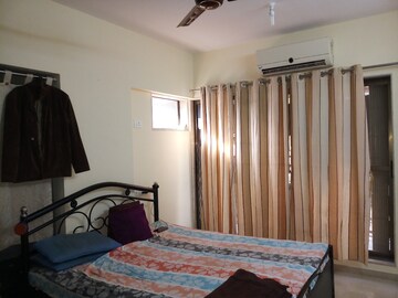 Bedroom in 3 BHK Apartment at Hetali Het Kunj, Andheri West – for Rent
