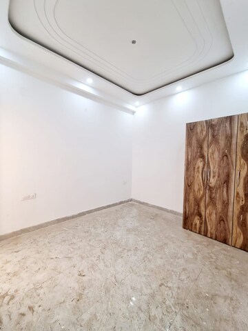 Room in 3 BHK Builder Floor at Upsidc Site B – for Sale