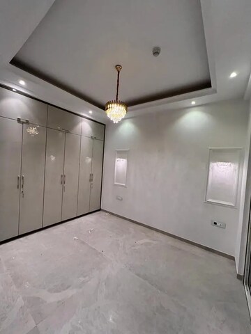 Room in 3 BHK Apartment at Indiabulls Sky Forest, Lower Parel – for Rent