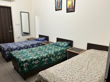 Room in  Pg at Chattarpur – for Rent