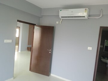 Room in 3 BHK Apartment at Frontline Seven, Kokapet – for Rent