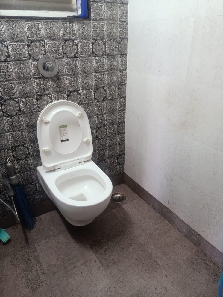 Bathroom, venkatesh-graffiti-elite 2 Bedroom 780 Sq.Ft. Apartment In Mundhwa Pune 8301216