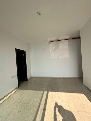 Room in 3 BHK Apartment at Oberoi Sky City, Borivali East – for Rent