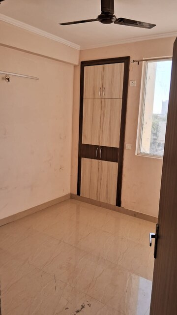 2 BHK Apartment For Rent in Amrapali Golf Homes, Sector 4, Greater Noida