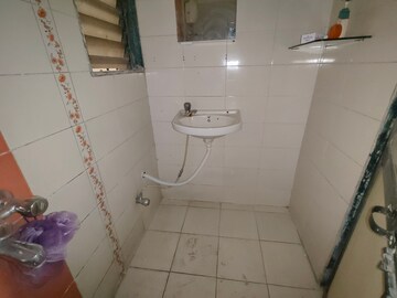 Master Bedroom in 2 BHK Apartment at Riddhi Gardens CHS, Malad East – for Rent
