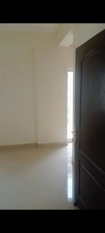 Room in 1 BHK Apartment at VVIP Nest, Raj Nagar Extension – for Rent