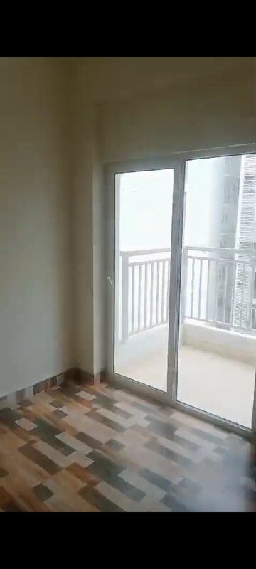 Room in 1 BHK Apartment at VVIP Nest, Raj Nagar Extension – for Rent
