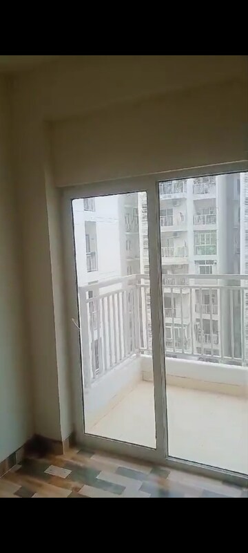 Room in 1 BHK Apartment at VVIP Nest, Raj Nagar Extension – for Rent
