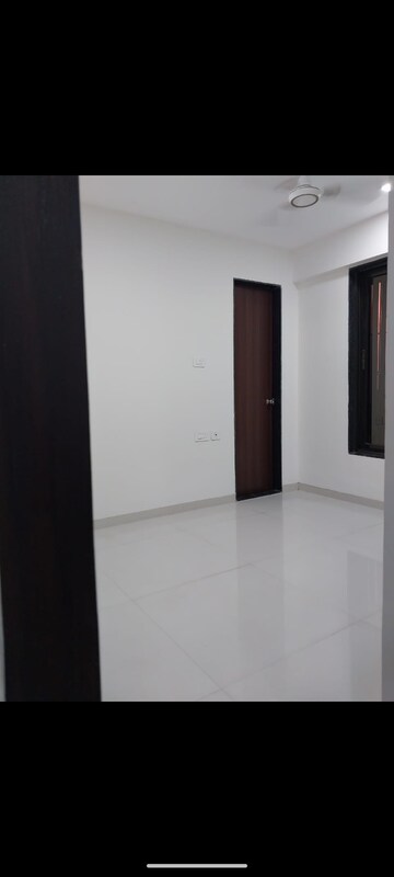 Room in 2 BHK Apartment at Kripa Bliss, Vikhroli East – for Rent