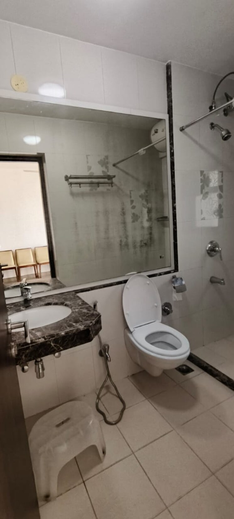 Attached Bathroom, aristo-pearl-residency 3 Bedroom 1200 Sq.Ft. Apartment In Prabhadevi Mumbai 8301350
