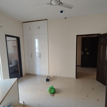 Room in 3 BHK Apartment at Dasnac Burj, Sector 75 – for Rent