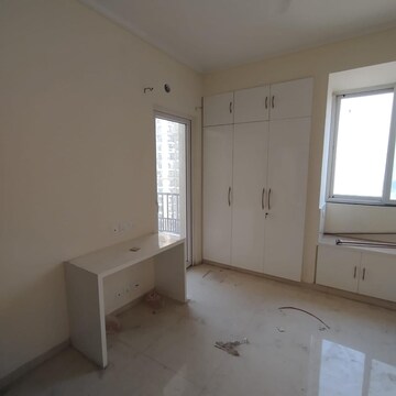 Room in 4 BHK Apartment at Dasnac The Jewel, Sector 75 – for Rent