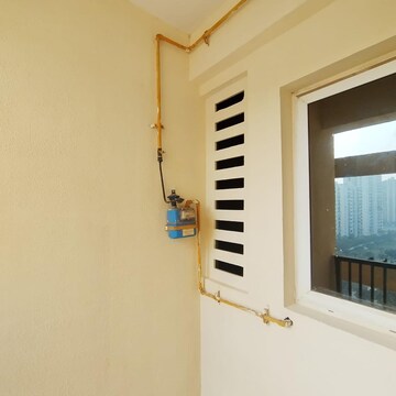 Room in 4 BHK Apartment at Dasnac The Jewel, Sector 75 – for Rent