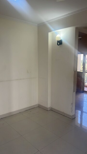 Room in 3 BHK Apartment at Maxblis White House-II, Sector 75 – for Rent