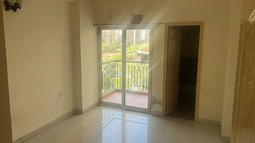 Room in 3 BHK Apartment at Maxblis White House-II, Sector 75 – for Rent