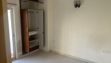 Room in 3 BHK Apartment at Maxblis White House, Sector 75 – for Rent