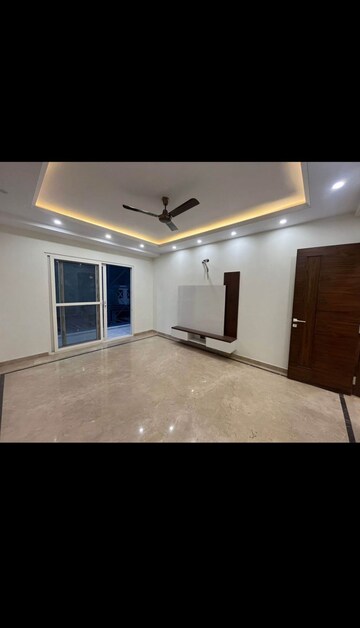 Bedroom in 3 BHK Builder Floor at Paschim Vihar – for Rent