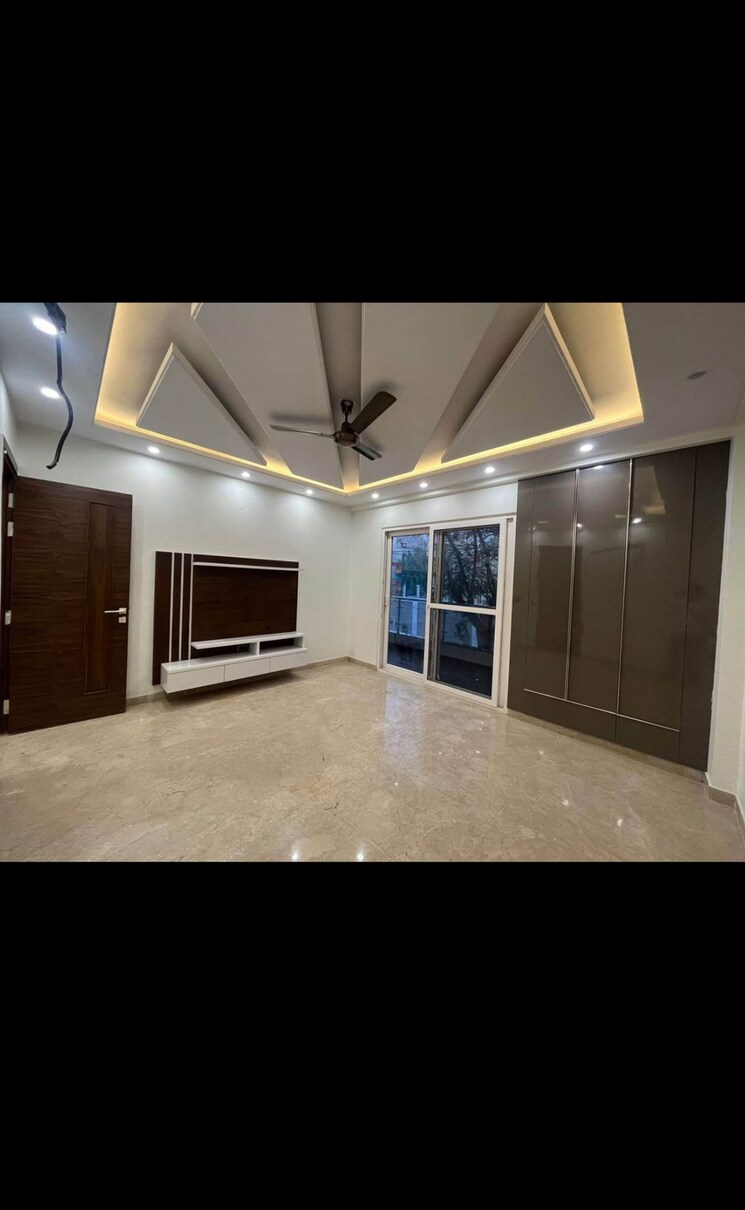 Bedroom, paschim vihar 3 Bedroom 1400 Sq.Ft. Builder Floor In Paschim Vihar Delhi 8301426