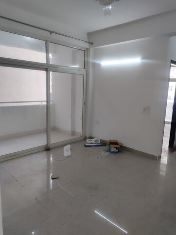 Room in 2 BHK Apartment at Mahagun Mirabella, Sector 79 – for Rent