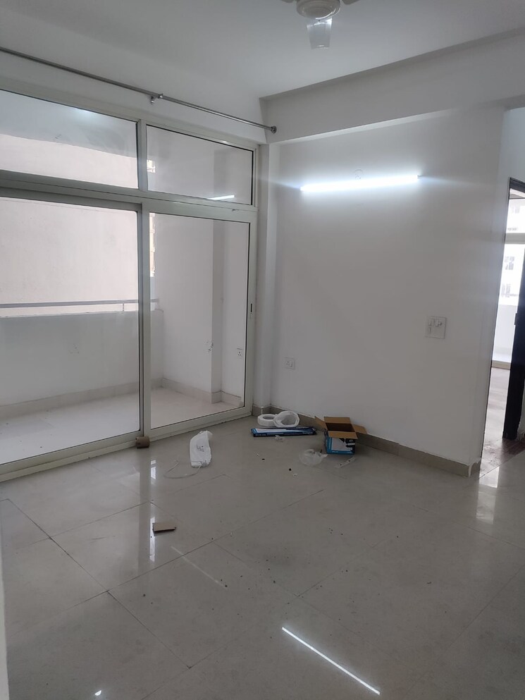 Room, mahagun-mirabella 2 Bedroom 847 Sq.Ft. Apartment In Sector 79 Noida 8301429