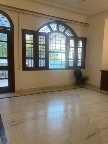 Room in 2 BHK Builder Floor at Khirki Extension – for Rent