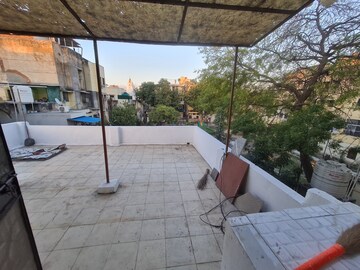Balcony in 3 BHK Villa at Arun Vihar Sector 37, Sector 37 – for Rent