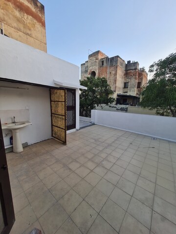 3 BHK Villa – Exterior View View at Arun Vihar Sector 37, Sector 37 - for Rent