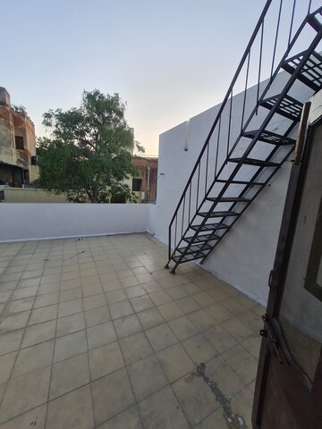 Balcony in 3 BHK Villa at Arun Vihar Sector 37, Sector 37 – for Rent
