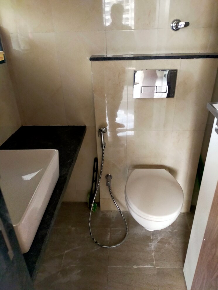 Bathroom, kurla west 1 Bedroom 660 Sq.Ft. Apartment In Kurla West Mumbai 8301458