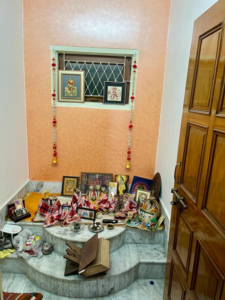 undefined, indira nagar 6 Bedroom 1900 Sq.Ft. Independent House In Indira Nagar Lucknow 8301461