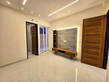 Room in 3 BHK Apartment at Sector 20 – for Sale