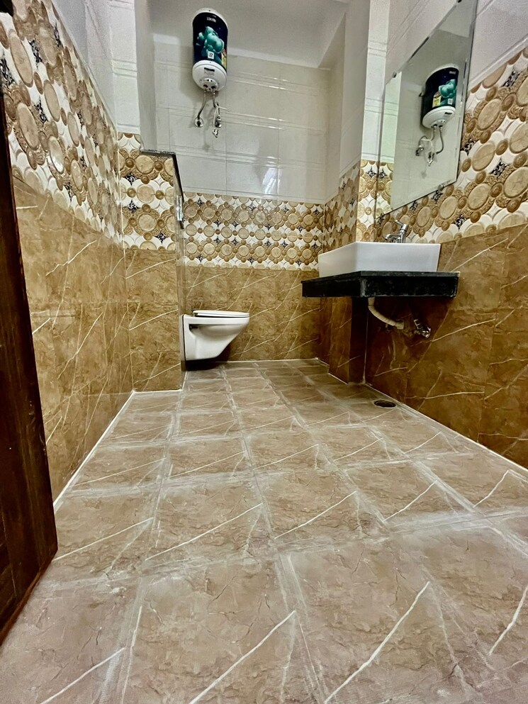 Bathroom, sector 20 3 Bedroom 1800 Sq.Ft. Apartment In Sector 20 Panchkula 8301484