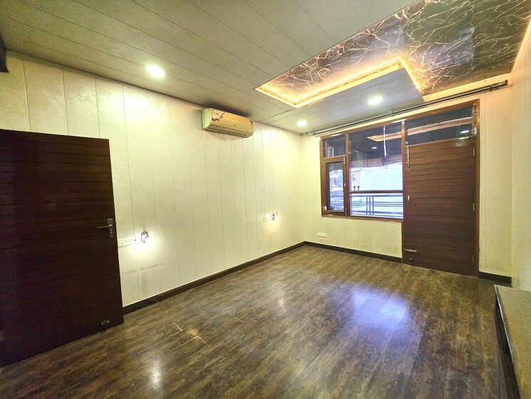 Room, sector 20 3 Bedroom 1840 Sq.Ft. Apartment In Sector 20 Panchkula 8301487
