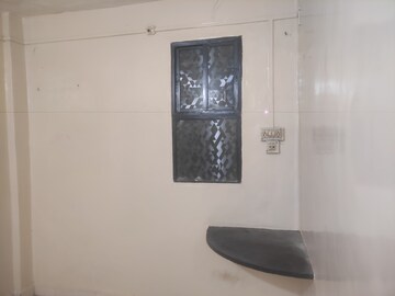 Room in 1 RK Apartment at Ganesh Peth – for Rent