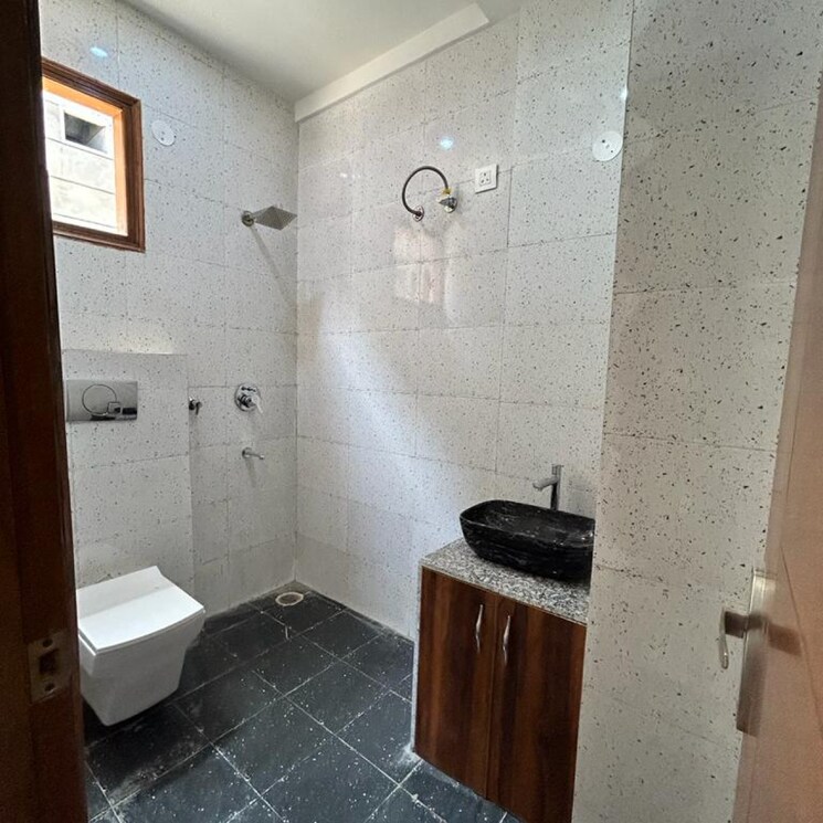 Bathroom, patiala road 3 Bedroom 1450 Sq.Ft. Apartment In Patiala Road Zirakpur 8301496