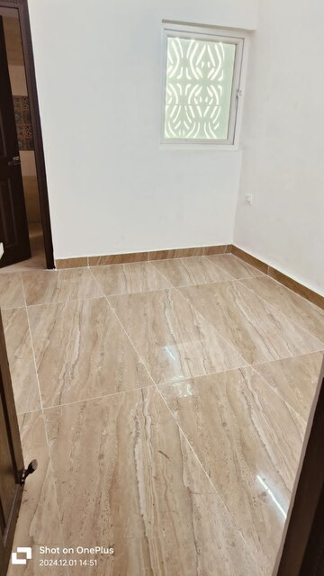 Room in 2 BHK Apartment at Migsun Vilaasa, Eta Ii Greater Noida – for Rent