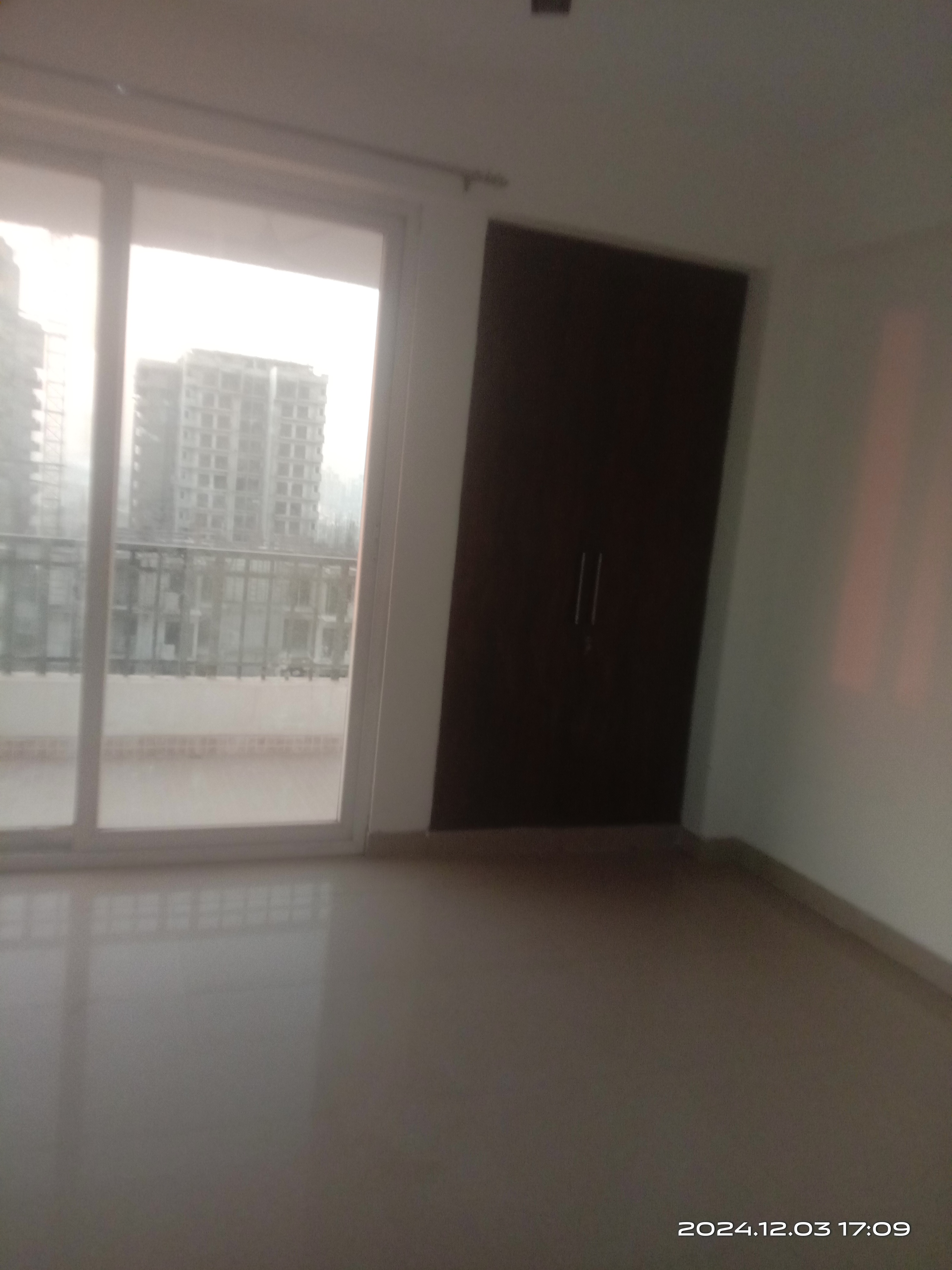 2.5 BHK + Study Room Apartment For Sale in Gaur City 5th Avenue