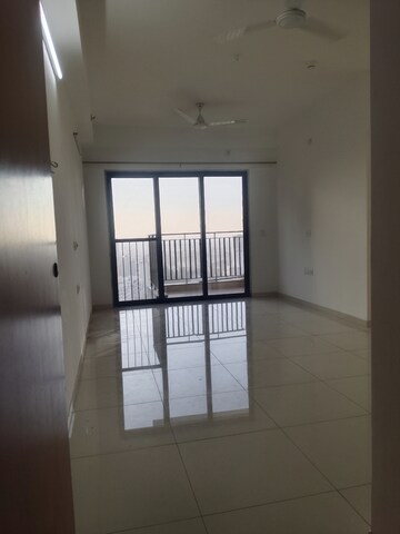 1 BHK Apartment For Rent in Amanora Gold Towers, Hadapsar