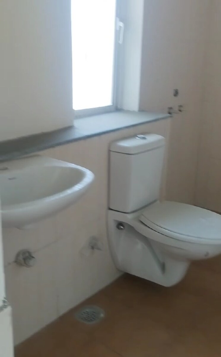 Bathroom, jaypee-klassic-shaurya 3 Bedroom 1370 Sq.Ft. Apartment In Sector 134 Noida 8301547