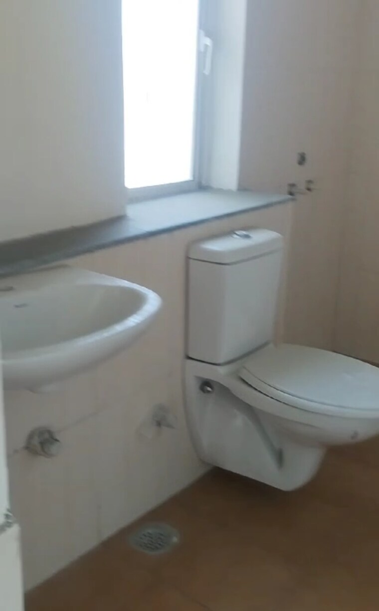 Bathroom, jaypee-klassic-shaurya 3 Bedroom 1370 Sq.Ft. Apartment In Sector 134 Noida 8301547