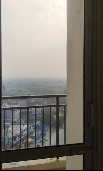 Room in 3 BHK Apartment at Jaypee Klassic Shaurya, Sector 134 – for Sale