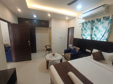 Master Bedroom in 2 BHK Apartment at Kodambakkam – for Rent