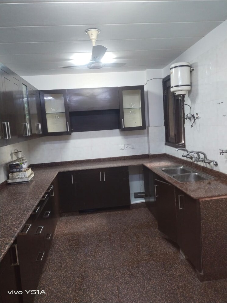 Kitchen, south extension ii 3 Bedroom 250 Sq.Yd. Builder Floor In South Extension ii Delhi 8301550
